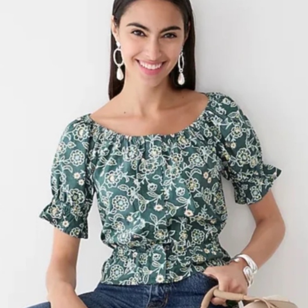 J. Crew Gathered Scoopneck Top in Vintage
Vines Small S
